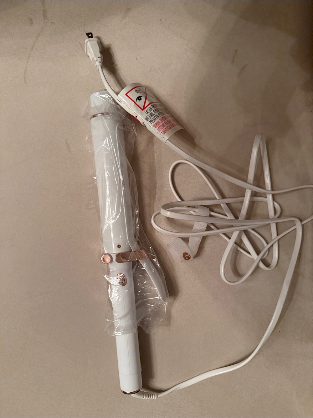 T3 White Curling Iron with Rose Gold Accents - Picture 3 of 3